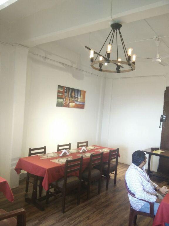 Мумбаи: Strand Hotel Colaba