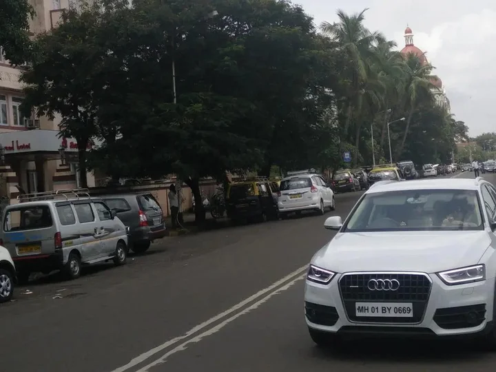 Мумбаи: Strand Hotel Colaba