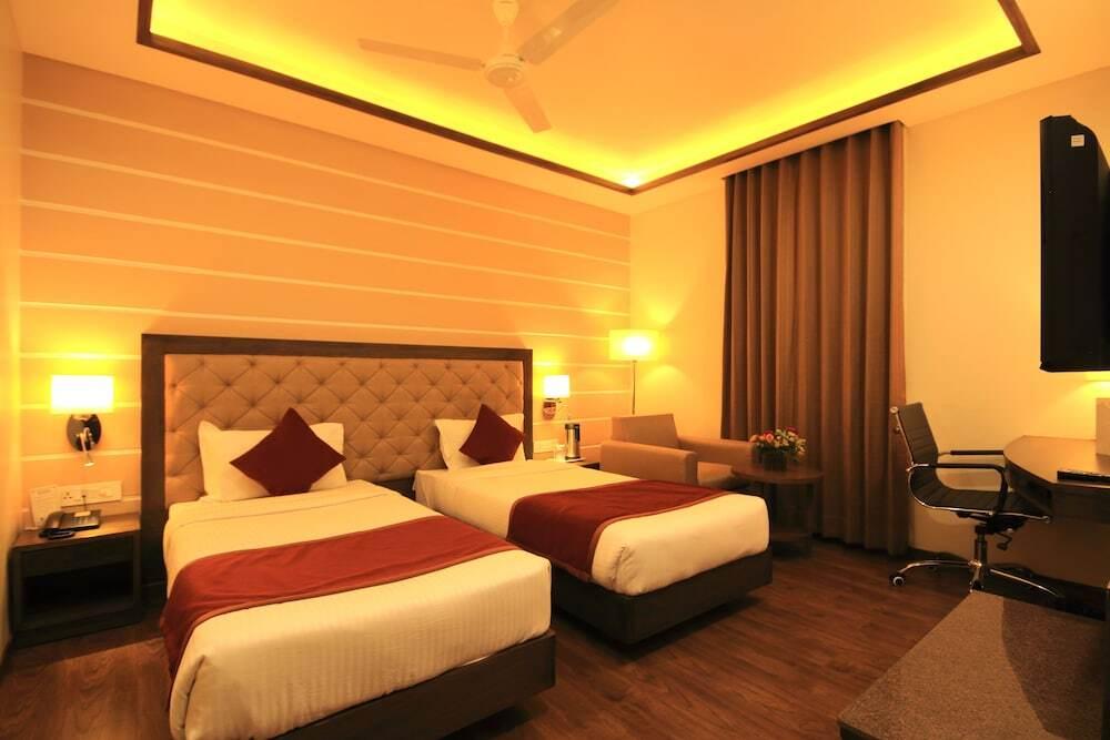 Ахмедабад: Hotel Naeeka