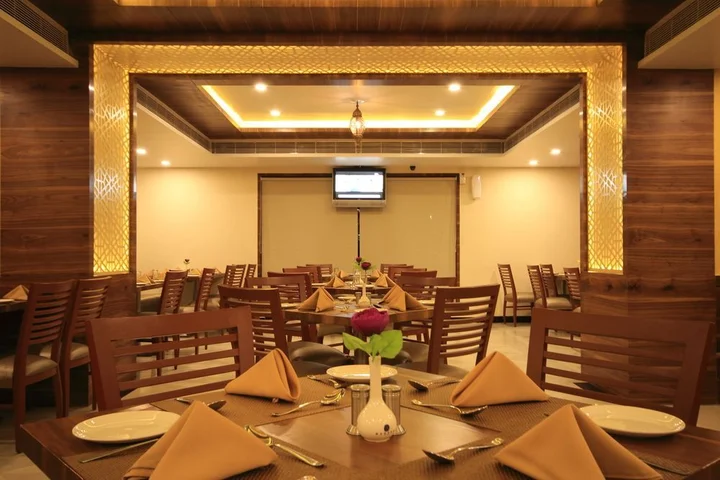 Ахмедабад: Hotel Naeeka