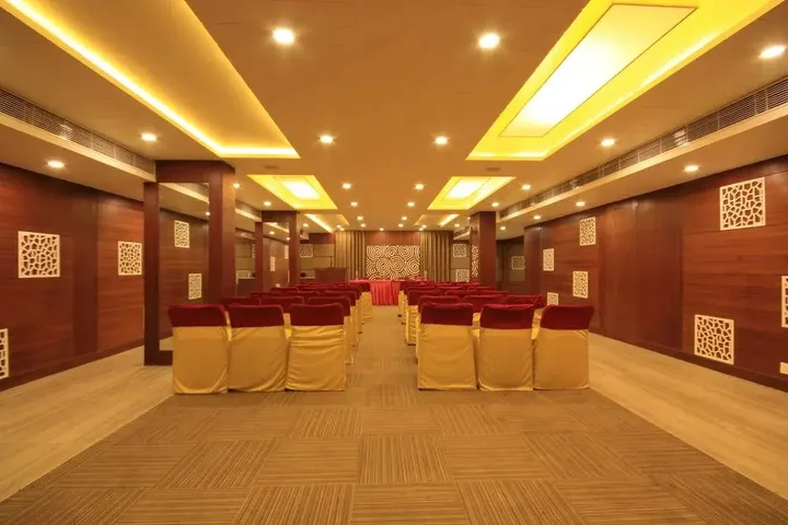 Ахмедабад: Hotel Naeeka