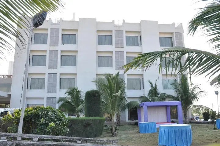 Дварка: Goverdhan Greens Resort Dwarka