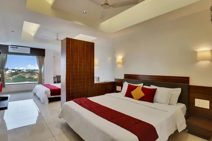 Дварка: Goverdhan Greens Resort Dwarka