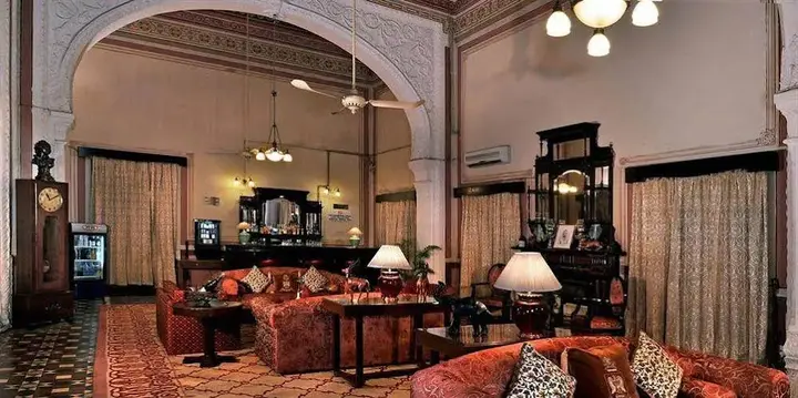 Кота: WelcomHeritage Umed Bhawan Palace