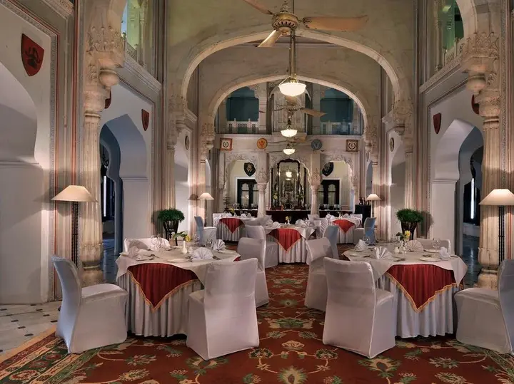 Кота: WelcomHeritage Umed Bhawan Palace