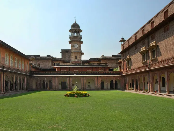 Кота: WelcomHeritage Umed Bhawan Palace