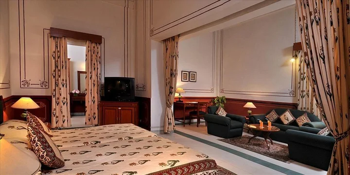 Кота: WelcomHeritage Umed Bhawan Palace