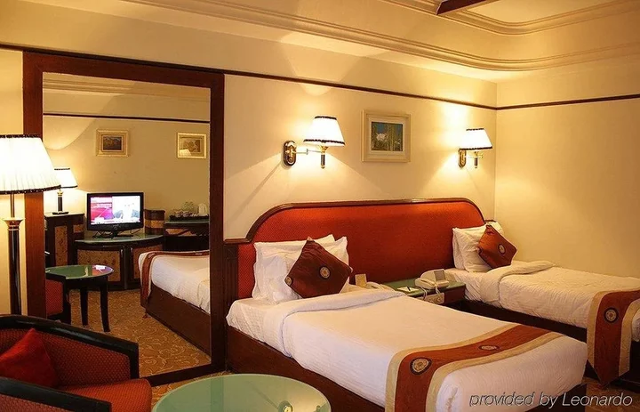 Ченнаи: The Checkers Hotel