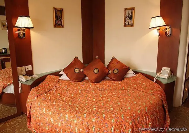 Ченнаи: The Checkers Hotel