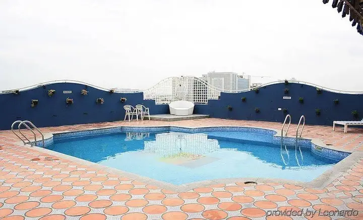 Ченнаи: The Checkers Hotel