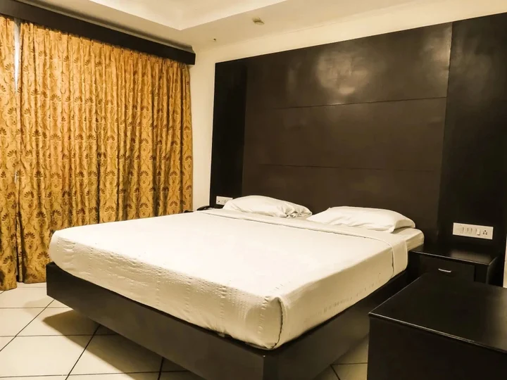 Ченнаи: Emarald Hotels