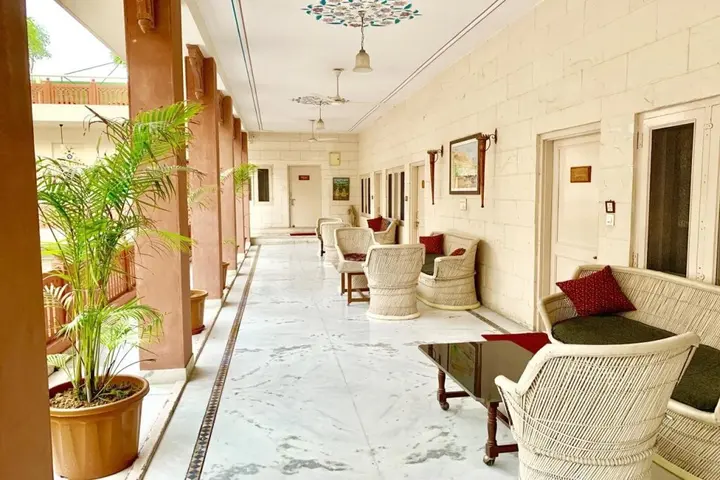 Джайпур: Suryaa Villa - A City Centre Hotel