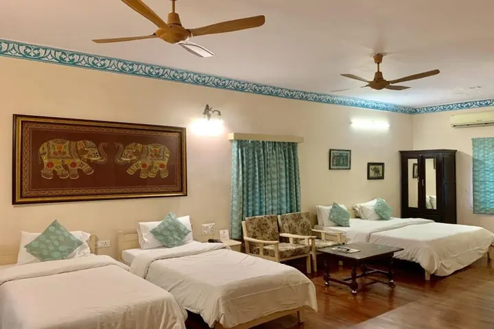Джайпур: Suryaa Villa - A City Centre Hotel