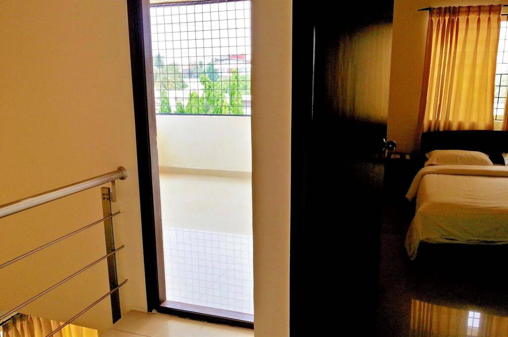 Бангалор: The Grand Serenity Apartment