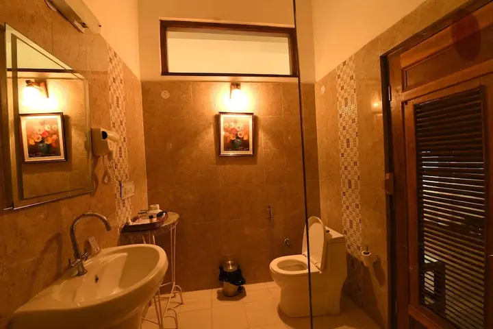 Кангра: WelcomHeritage Judge's Court