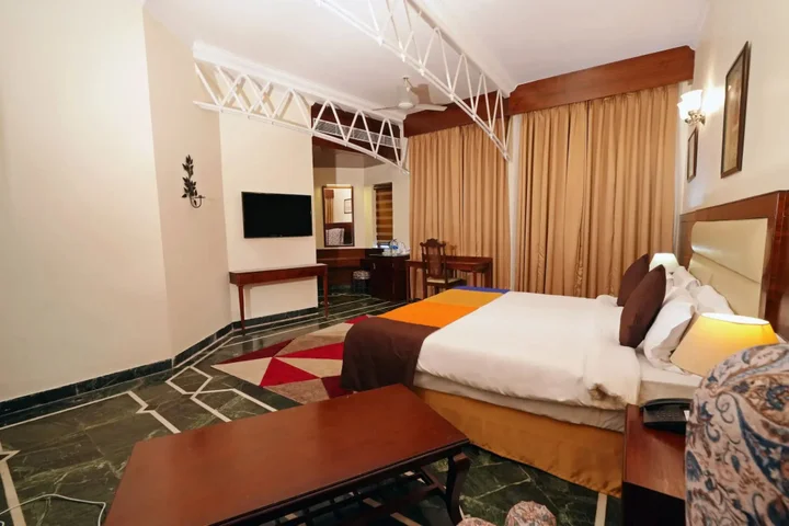 Байджнатх: WelcomHeritage Taragarh Palace