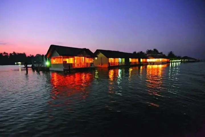 Cherthala: Emarald Pristine Island Floating Resort