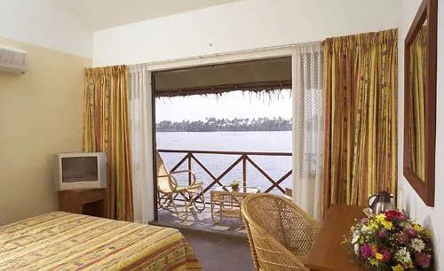Cherthala: Emarald Pristine Island Floating Resort