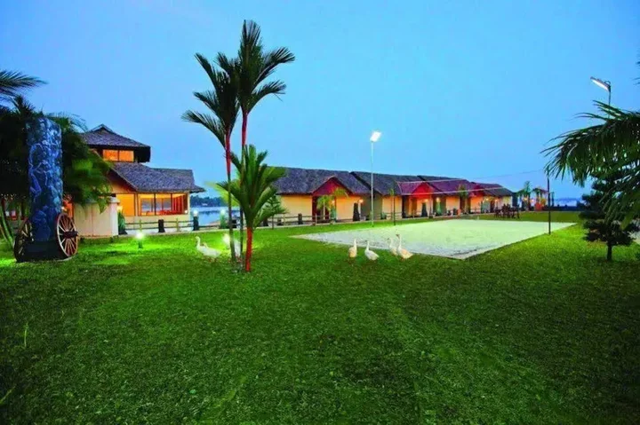 Cherthala: Emarald Pristine Island Floating Resort