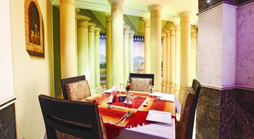 Cherthala: Emarald Pristine Island Floating Resort