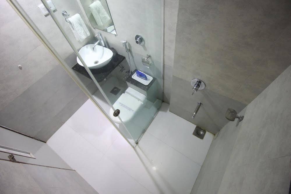 Ахмедабад: OYO Premium Law Garden Ellibridge