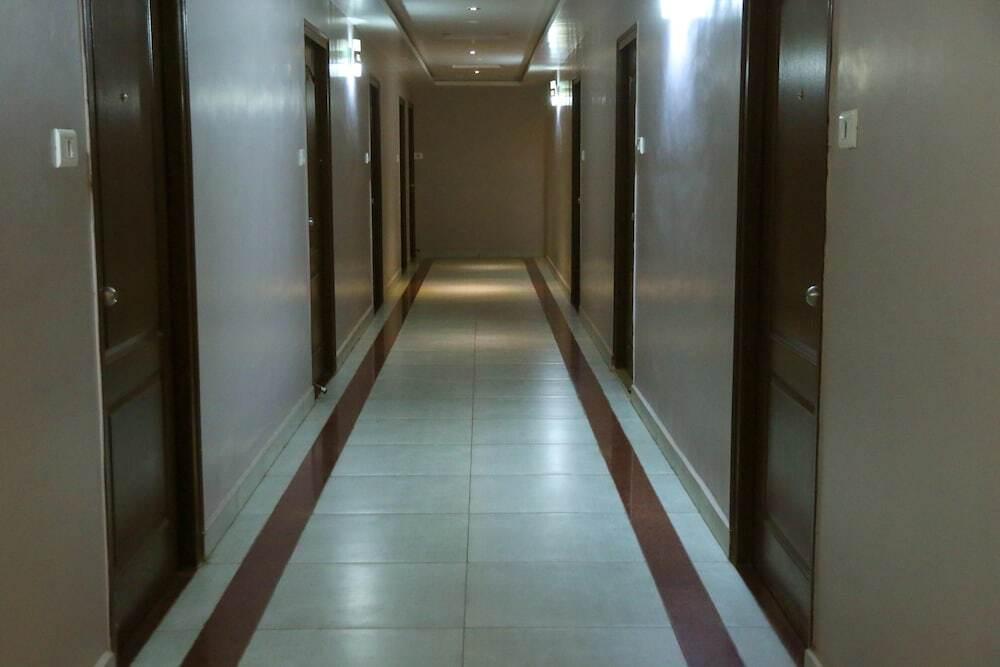 Тирупати: OYO 1843 Hotel PLR Kandy