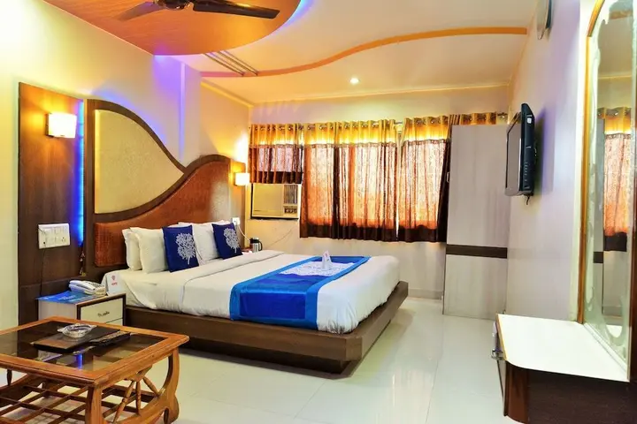 Сурат: OYO 1389 Hotel Relax Inn
