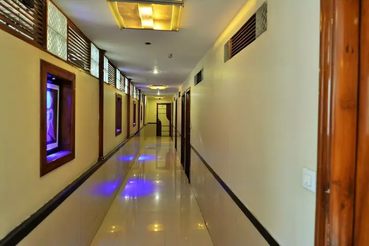 Сурат: OYO 1389 Hotel Relax Inn