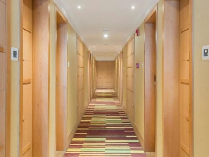Тхане: GCC Northside Hotel