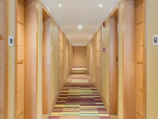 Тхане: GCC Northside Hotel