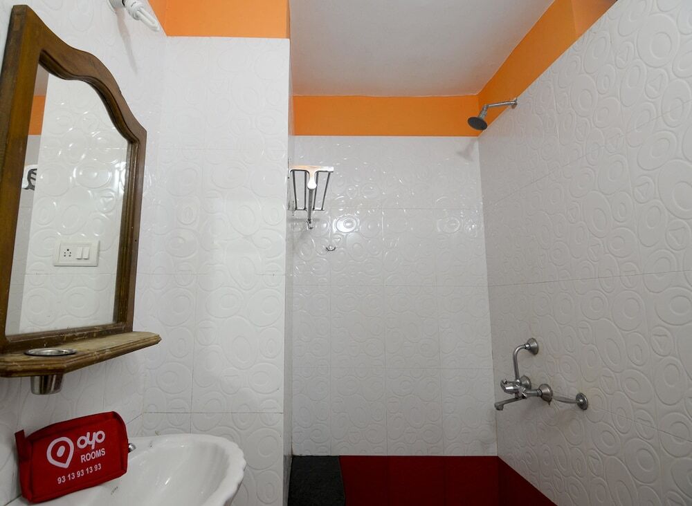 OYO 2074 StayOut Hotel Aston Ajoy Home Comfort — фото 5