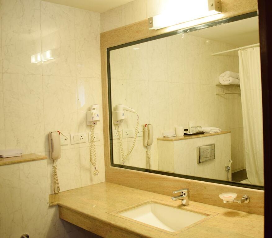 Гуруграм: Hotel Grenville