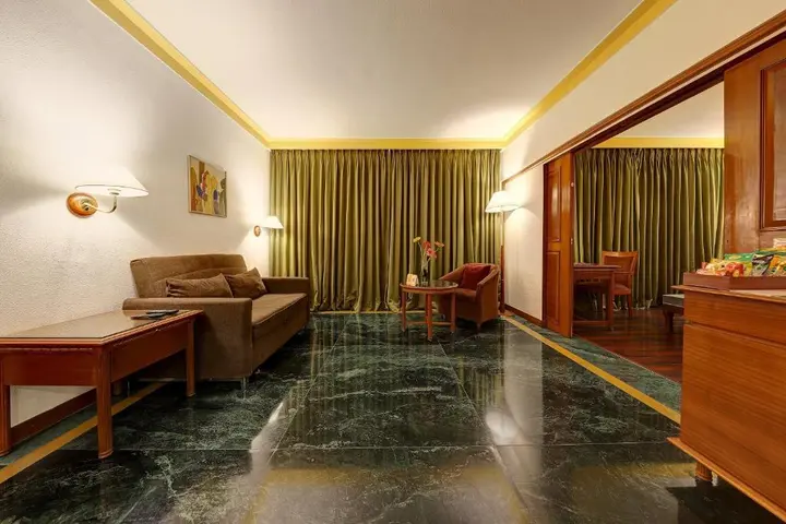 Пуна: The Central Park Hotel