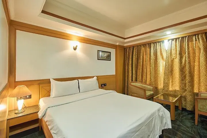 Пимпри-Чинчвад: Hotel Kala Sagar