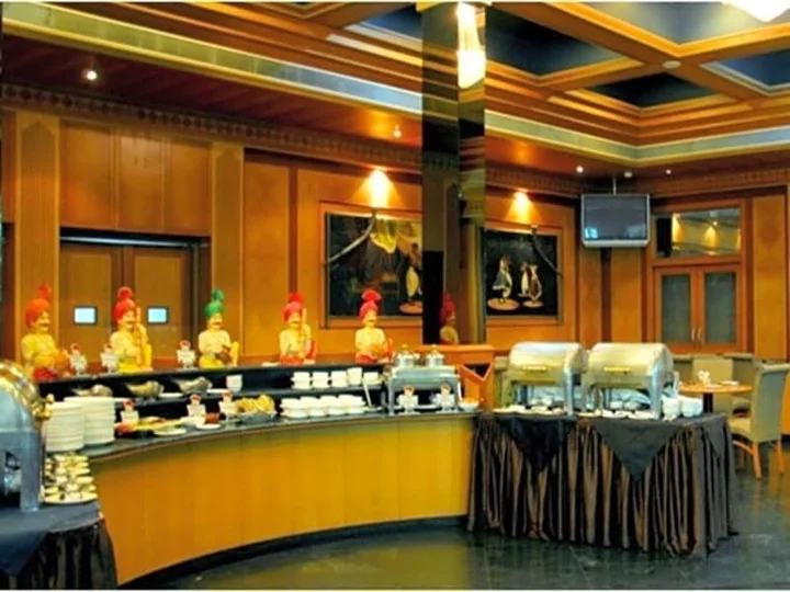 Пимпри-Чинчвад: Hotel Kala Sagar