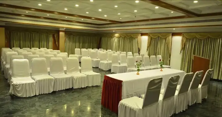 Пимпри-Чинчвад: Hotel Kala Sagar