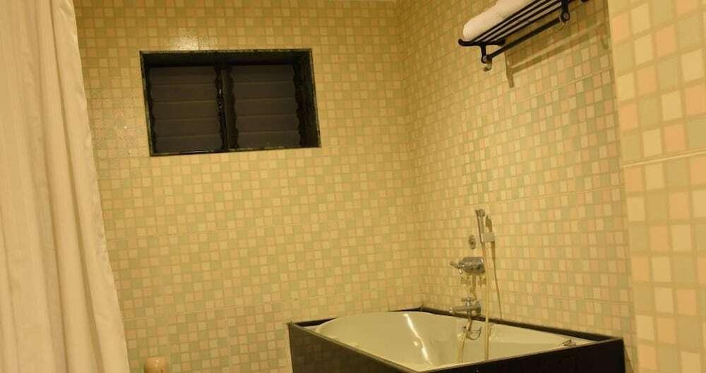 Пимпри-Чинчвад: Hotel Kala Sagar