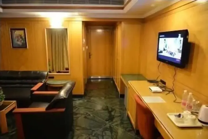 Пимпри-Чинчвад: Hotel Kala Sagar