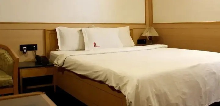 Пимпри-Чинчвад: Hotel Kala Sagar