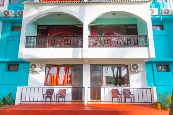 Панаджи: Swim Sea Beach Resort