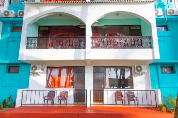 Панаджи: Swim Sea Beach Resort