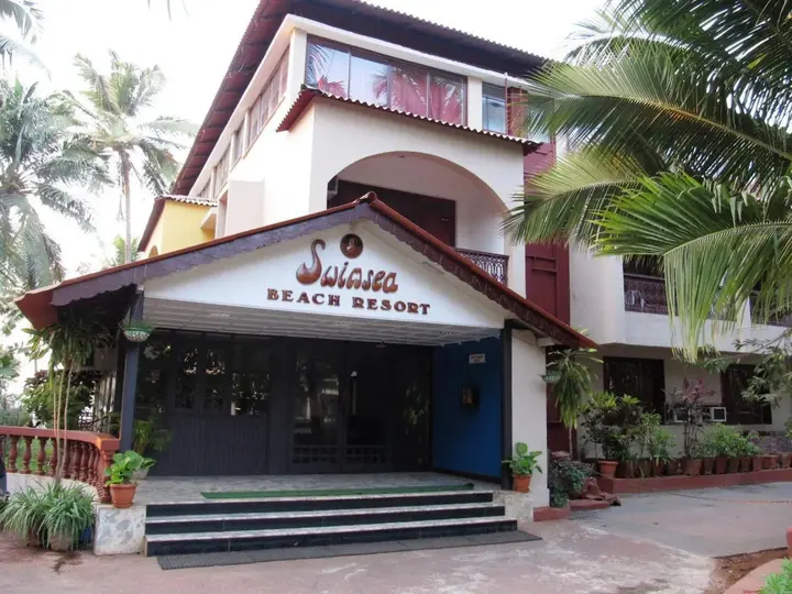 Панаджи: Swim Sea Beach Resort