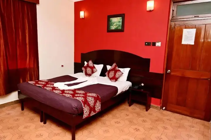 Панаджи: Swim Sea Beach Resort