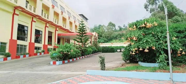 Ути: The Monarch Hotel