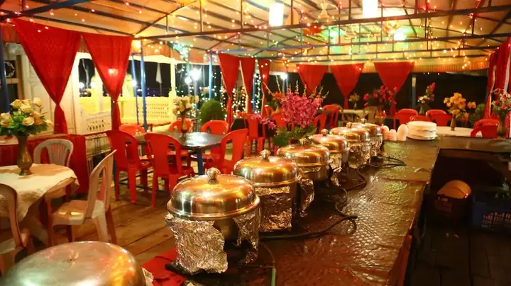 Шринагар: Aziz Palace Group of Houseboats