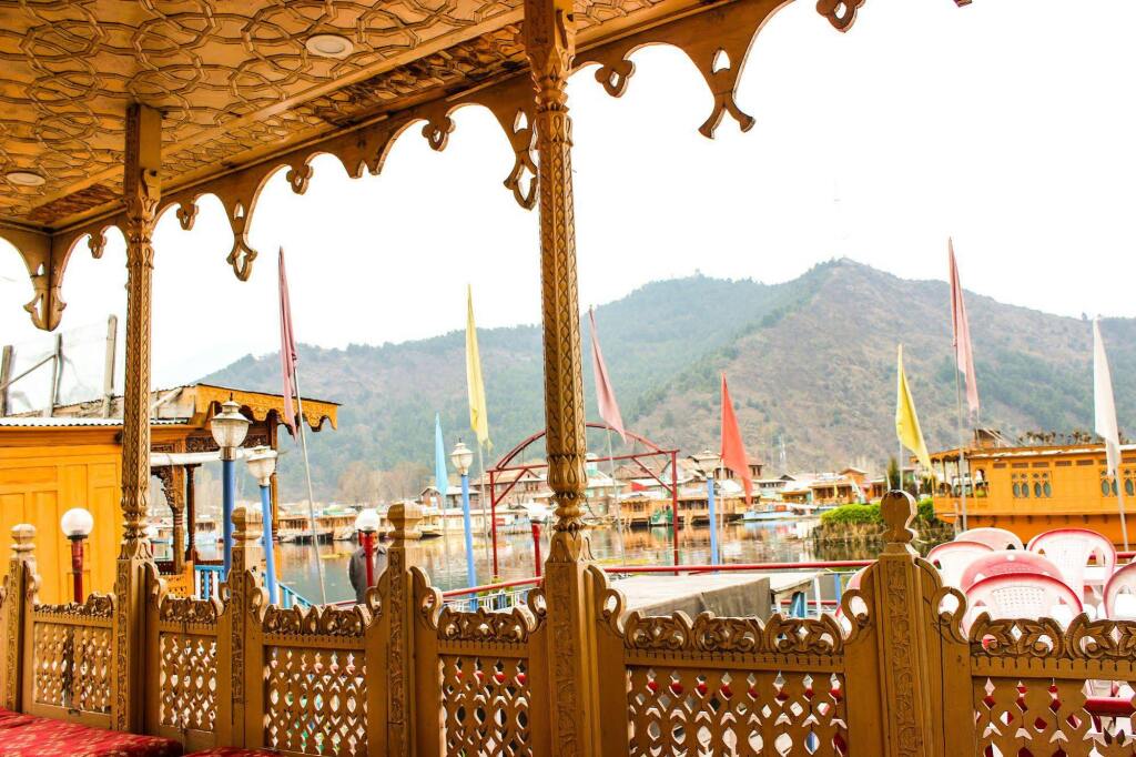 Шринагар: Aziz Palace Group of Houseboats