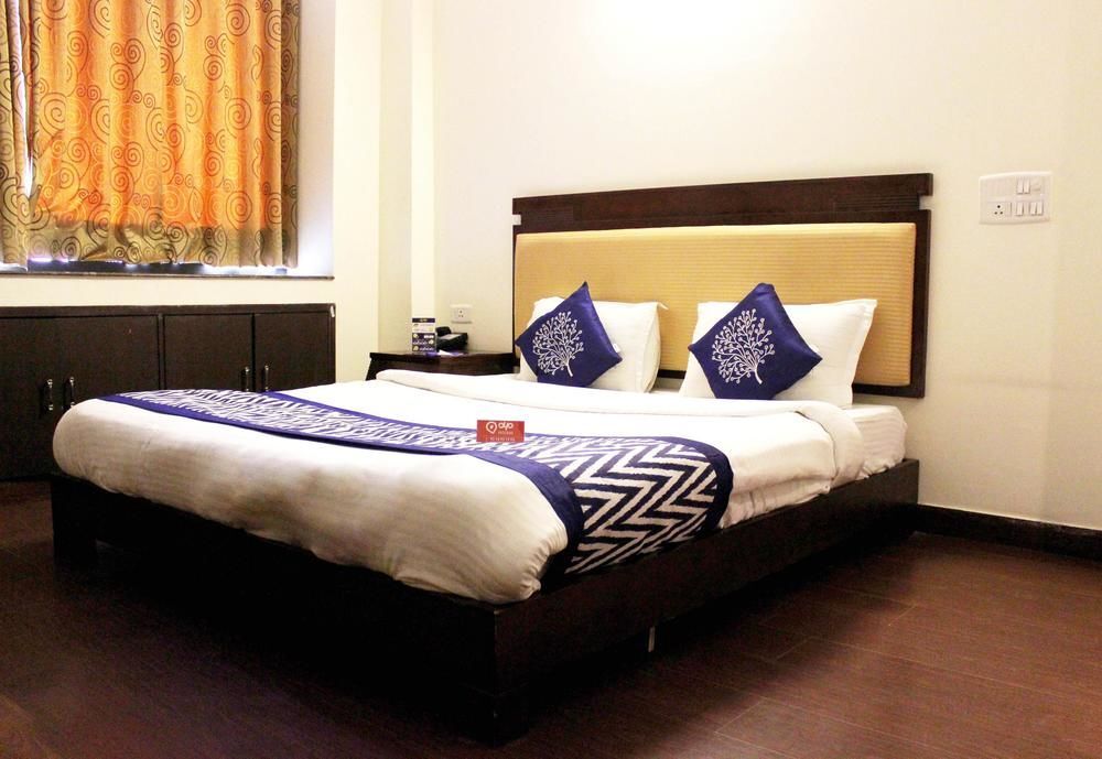 Нойда: OYO Premium Noida Sector 66