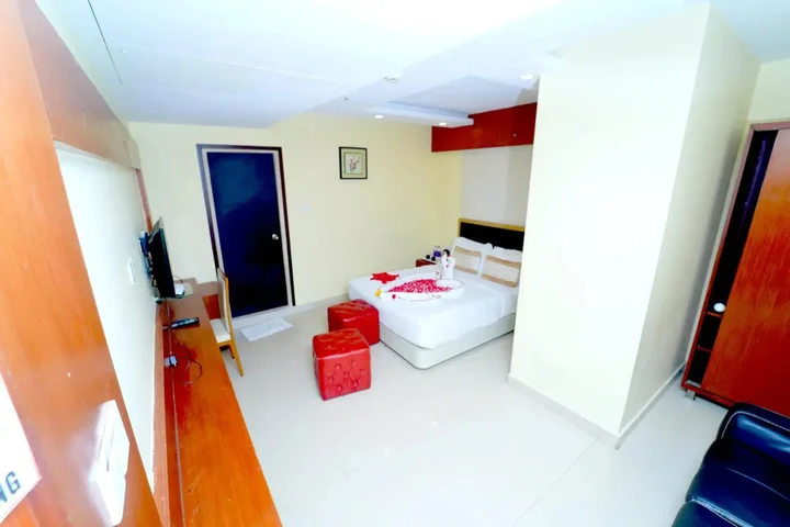 Висакхапатнам: OYO 1489 Hotel Diamond's Pearl