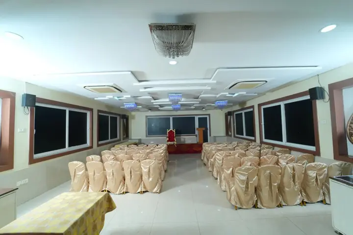 Висакхапатнам: OYO 1489 Hotel Diamond's Pearl