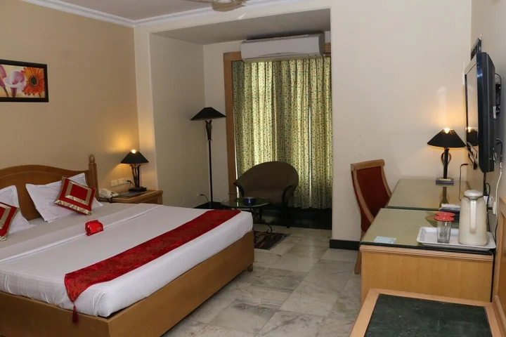 Лудхиана: OYO 1898 Hotel Aditya